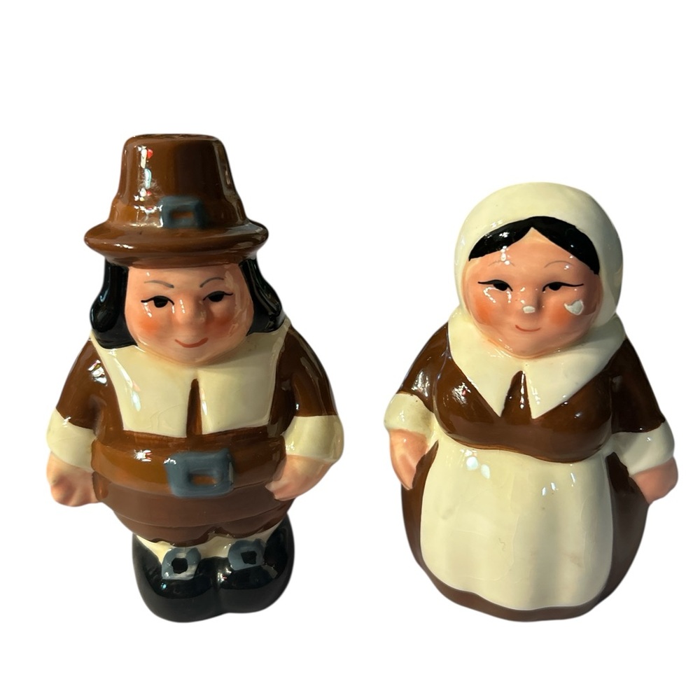 1999 Publix Vintage Ceramic Pilgrim Salt and Pepper Shakers - Brown and Cream